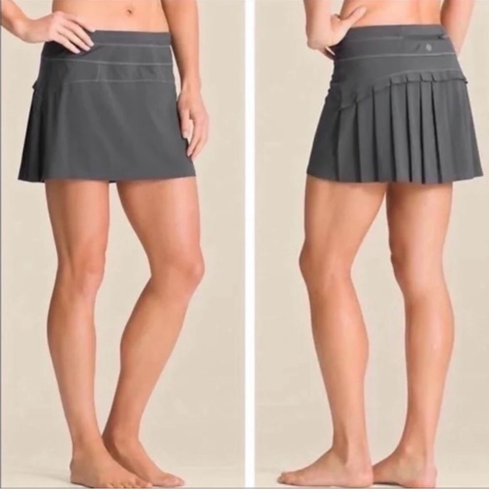 Athleta Runaround Pleated Tennis Skirt. Size M